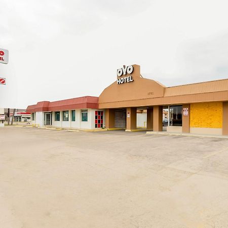 Oyo Hotel San Antonio Lackland Afb Seaworld Hwy 90 W Bagian luar foto