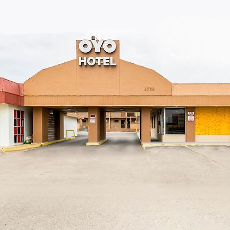 Oyo Hotel San Antonio Lackland Afb Seaworld Hwy 90 W Bagian luar foto