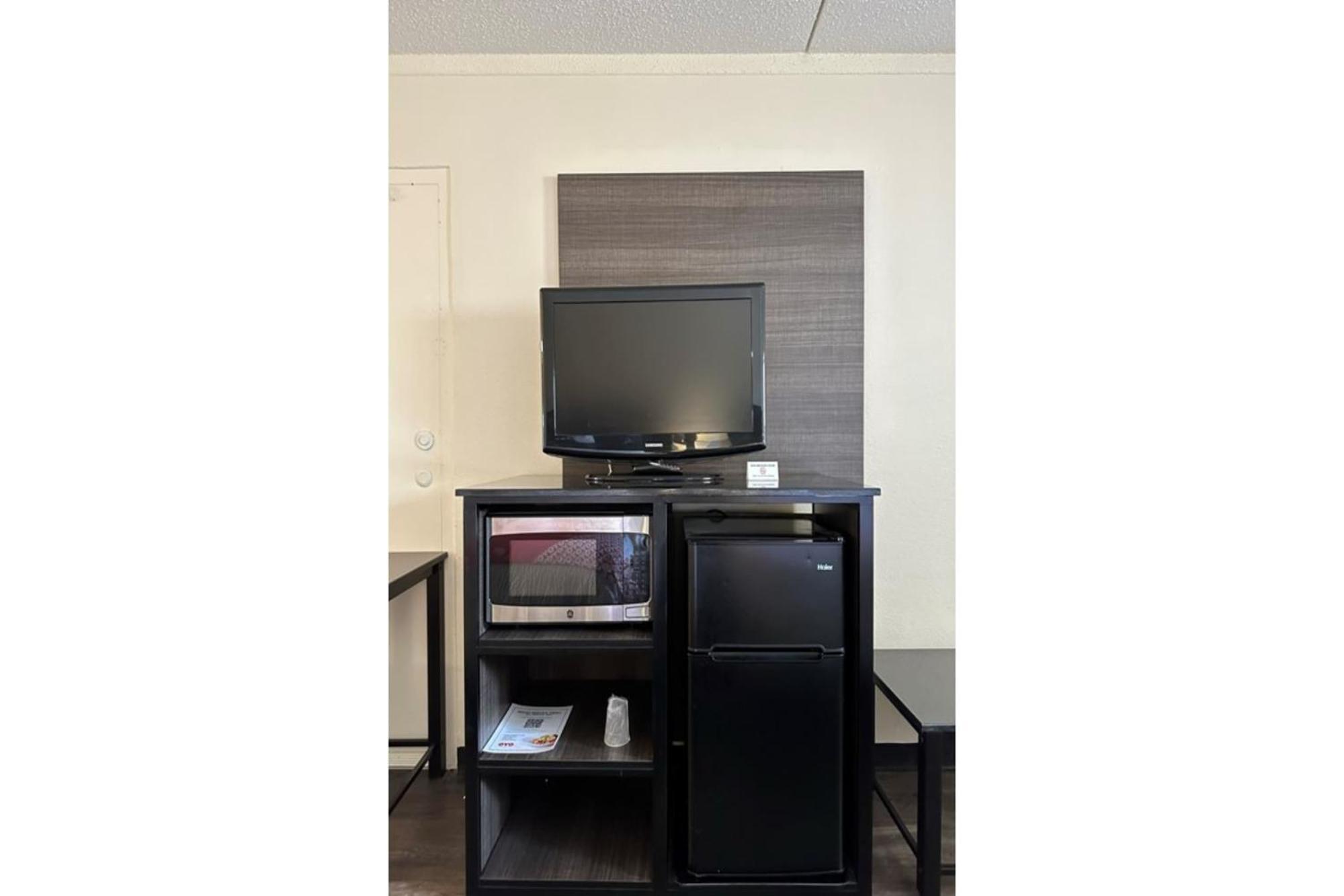 Oyo Hotel San Antonio Lackland Afb Seaworld Hwy 90 W Bagian luar foto
