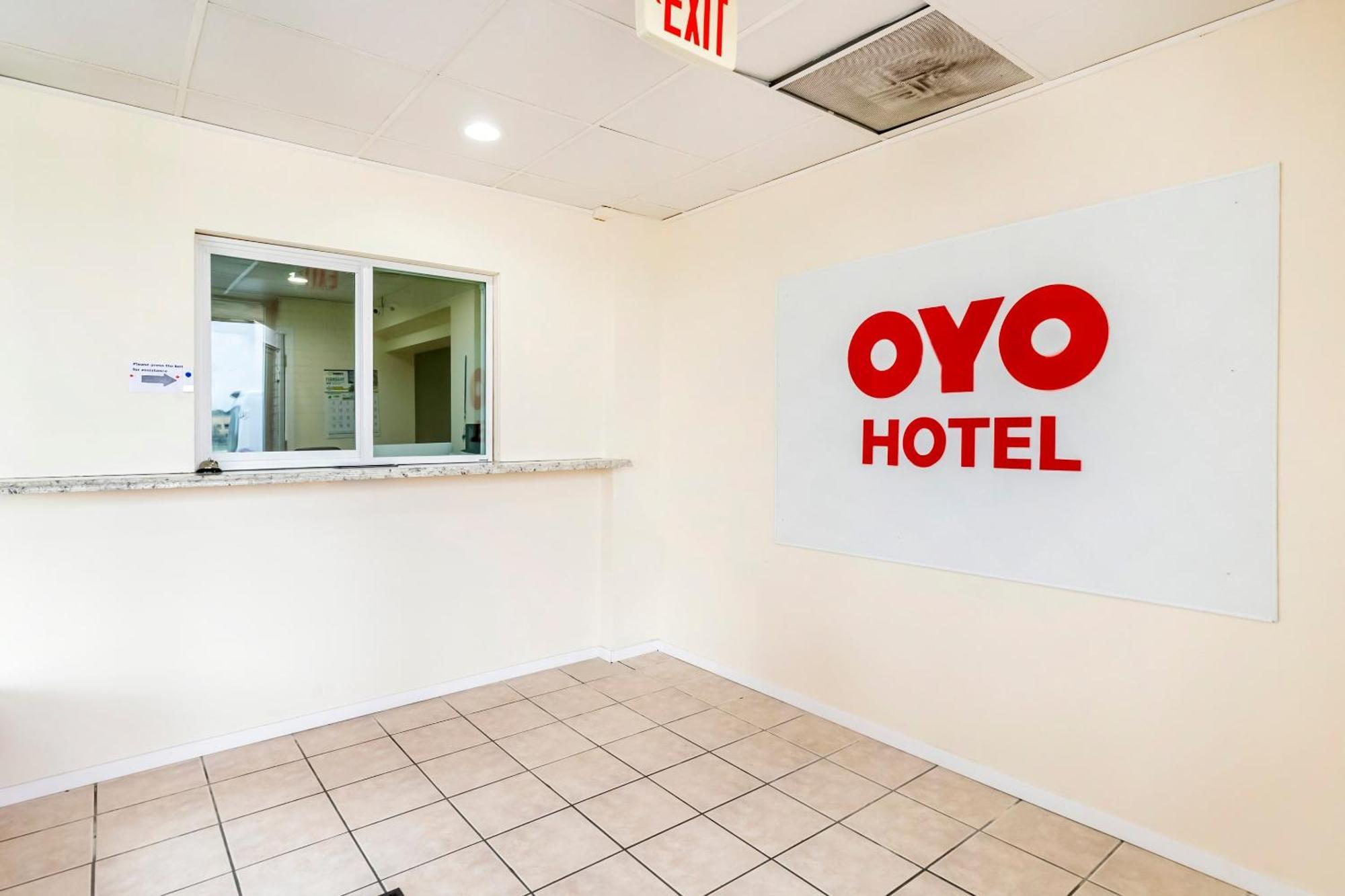 Oyo Hotel San Antonio Lackland Afb Seaworld Hwy 90 W Bagian luar foto