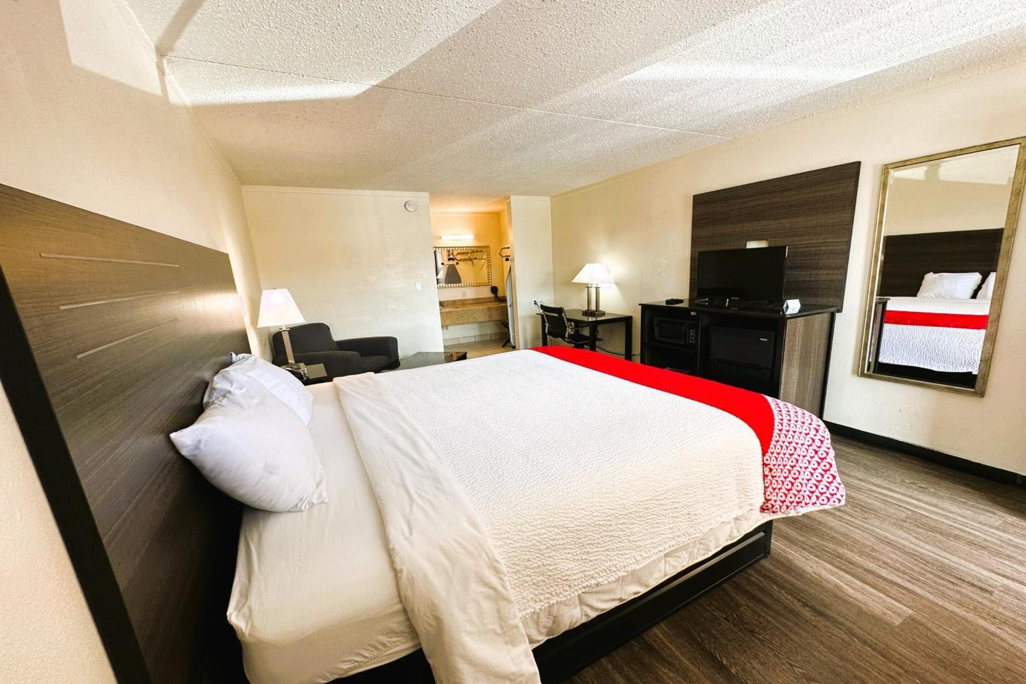 Oyo Hotel San Antonio Lackland Afb Seaworld Hwy 90 W Bagian luar foto