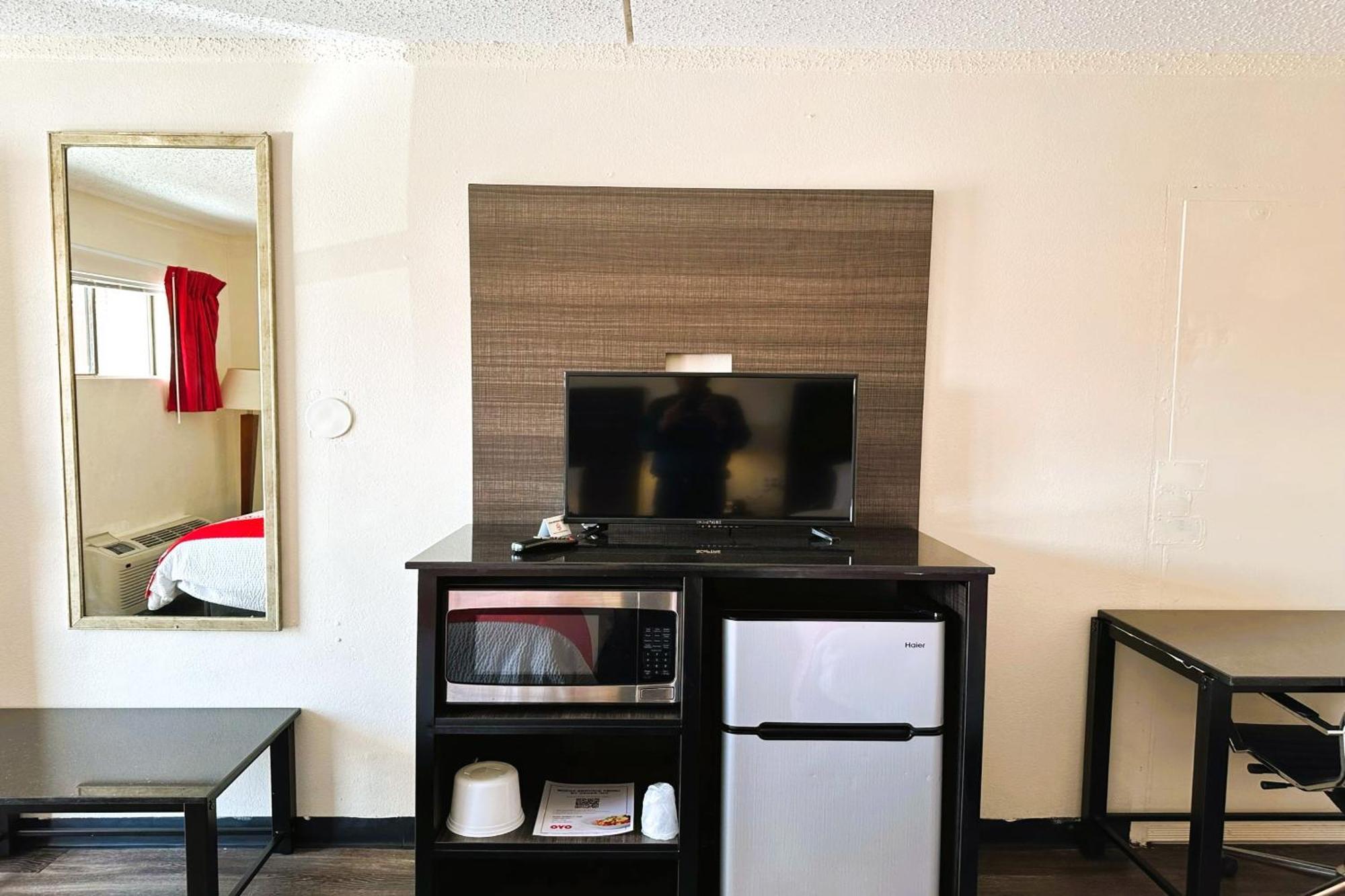 Oyo Hotel San Antonio Lackland Afb Seaworld Hwy 90 W Bagian luar foto