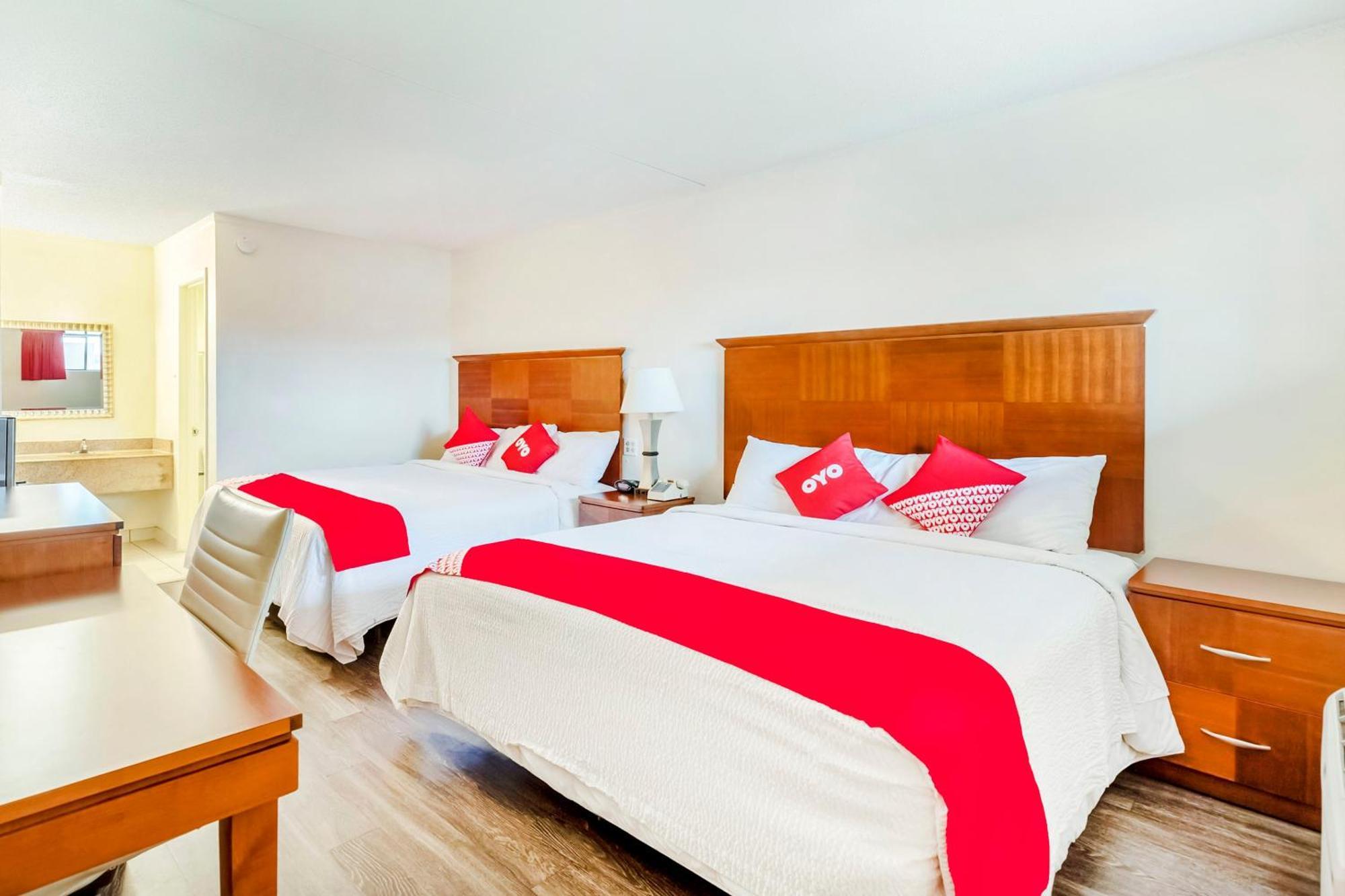 Oyo Hotel San Antonio Lackland Afb Seaworld Hwy 90 W Bagian luar foto
