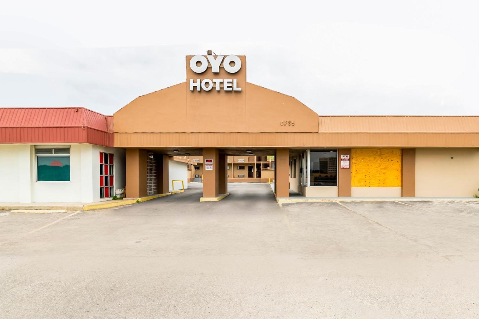 Oyo Hotel San Antonio Lackland Afb Seaworld Hwy 90 W Bagian luar foto