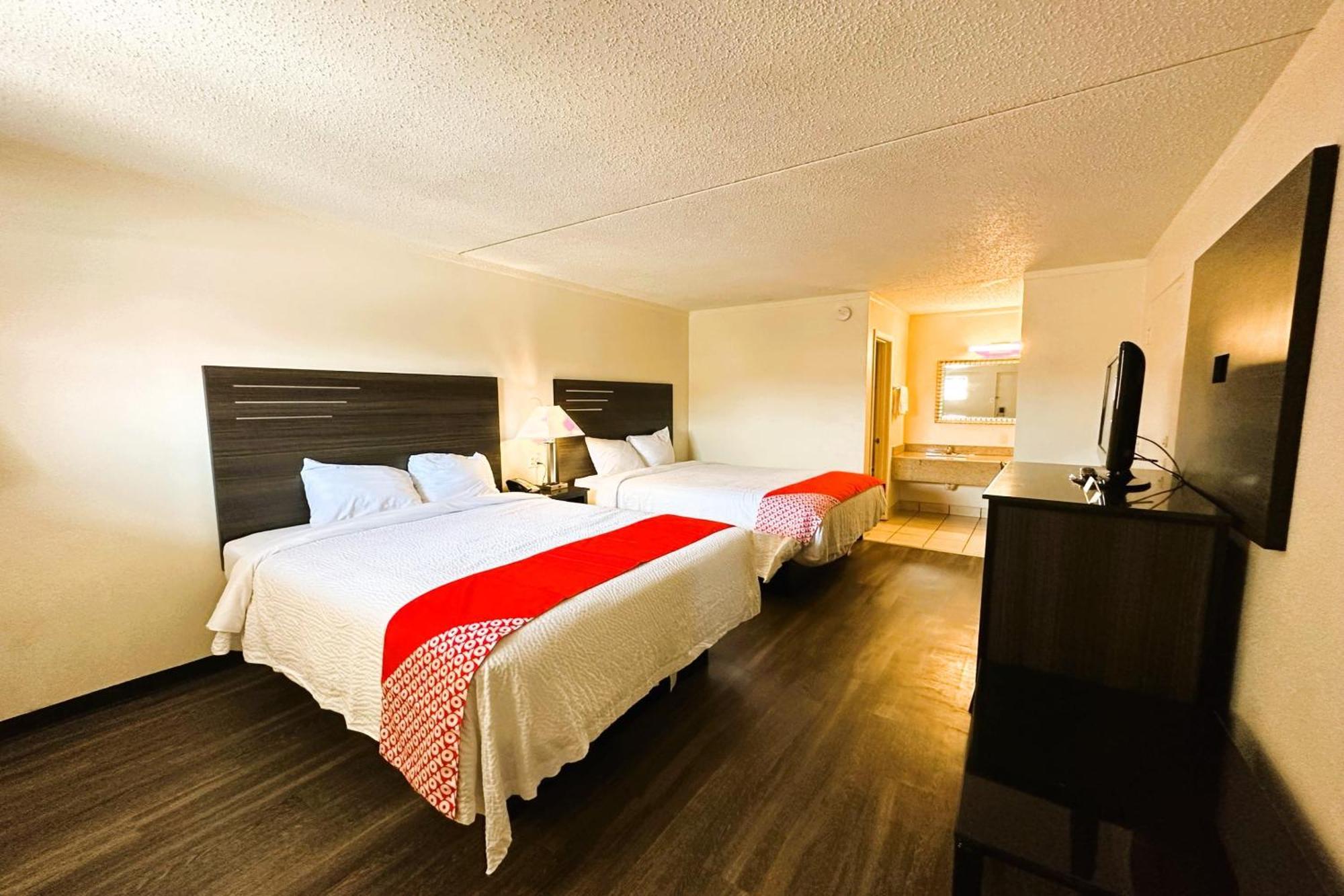 Oyo Hotel San Antonio Lackland Afb Seaworld Hwy 90 W Bagian luar foto