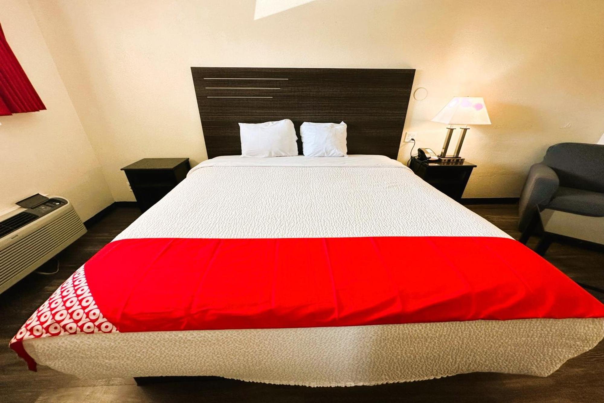 Oyo Hotel San Antonio Lackland Afb Seaworld Hwy 90 W Bagian luar foto