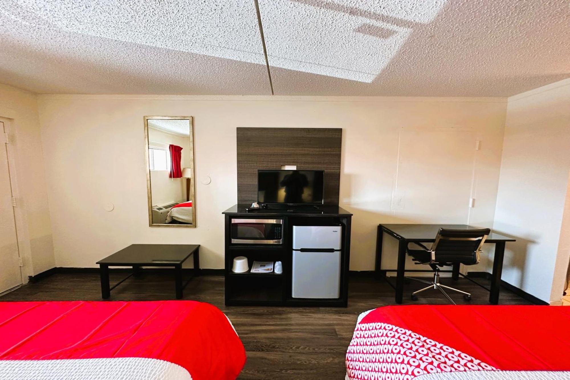 Oyo Hotel San Antonio Lackland Afb Seaworld Hwy 90 W Bagian luar foto