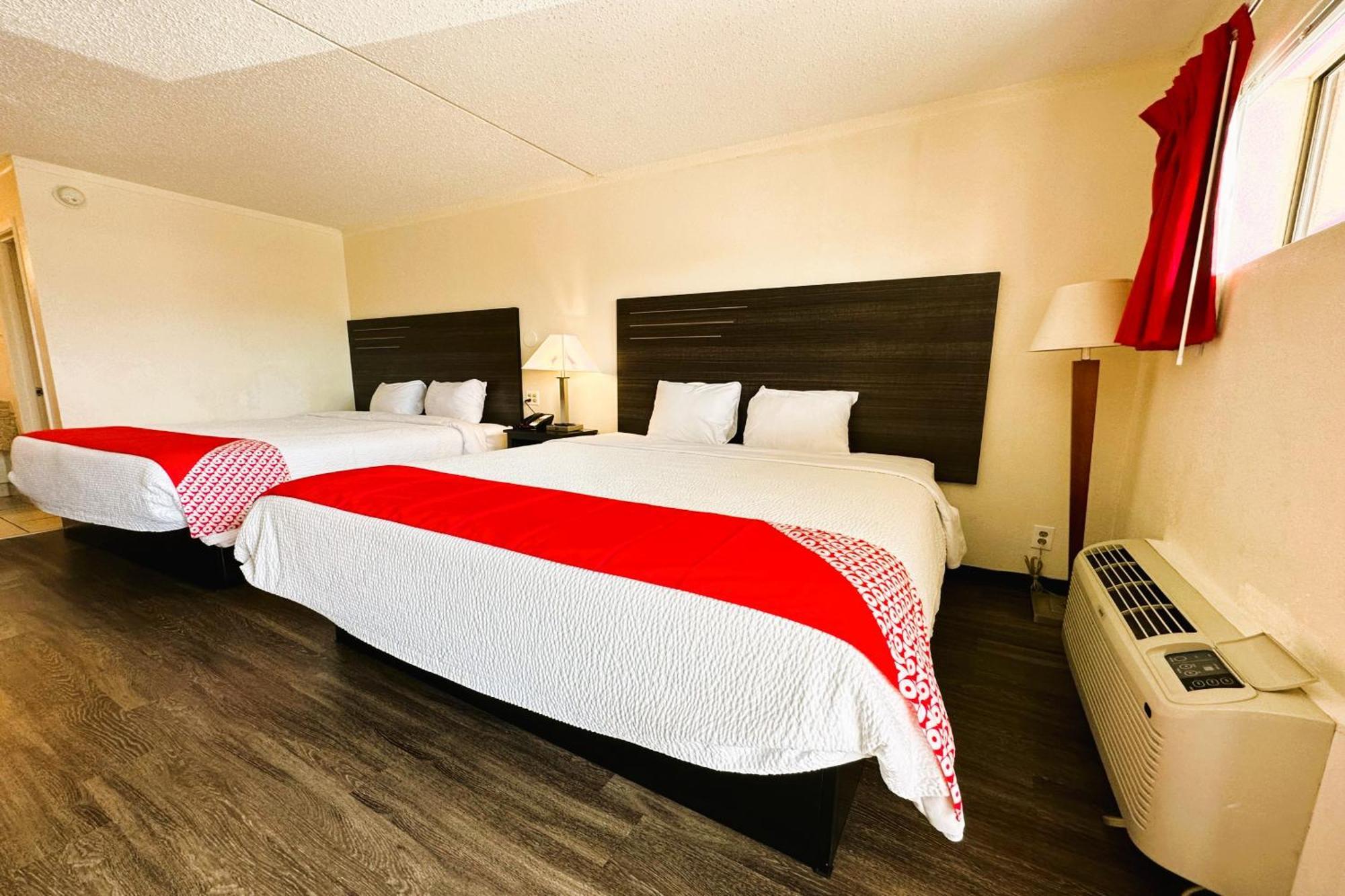 Oyo Hotel San Antonio Lackland Afb Seaworld Hwy 90 W Bagian luar foto