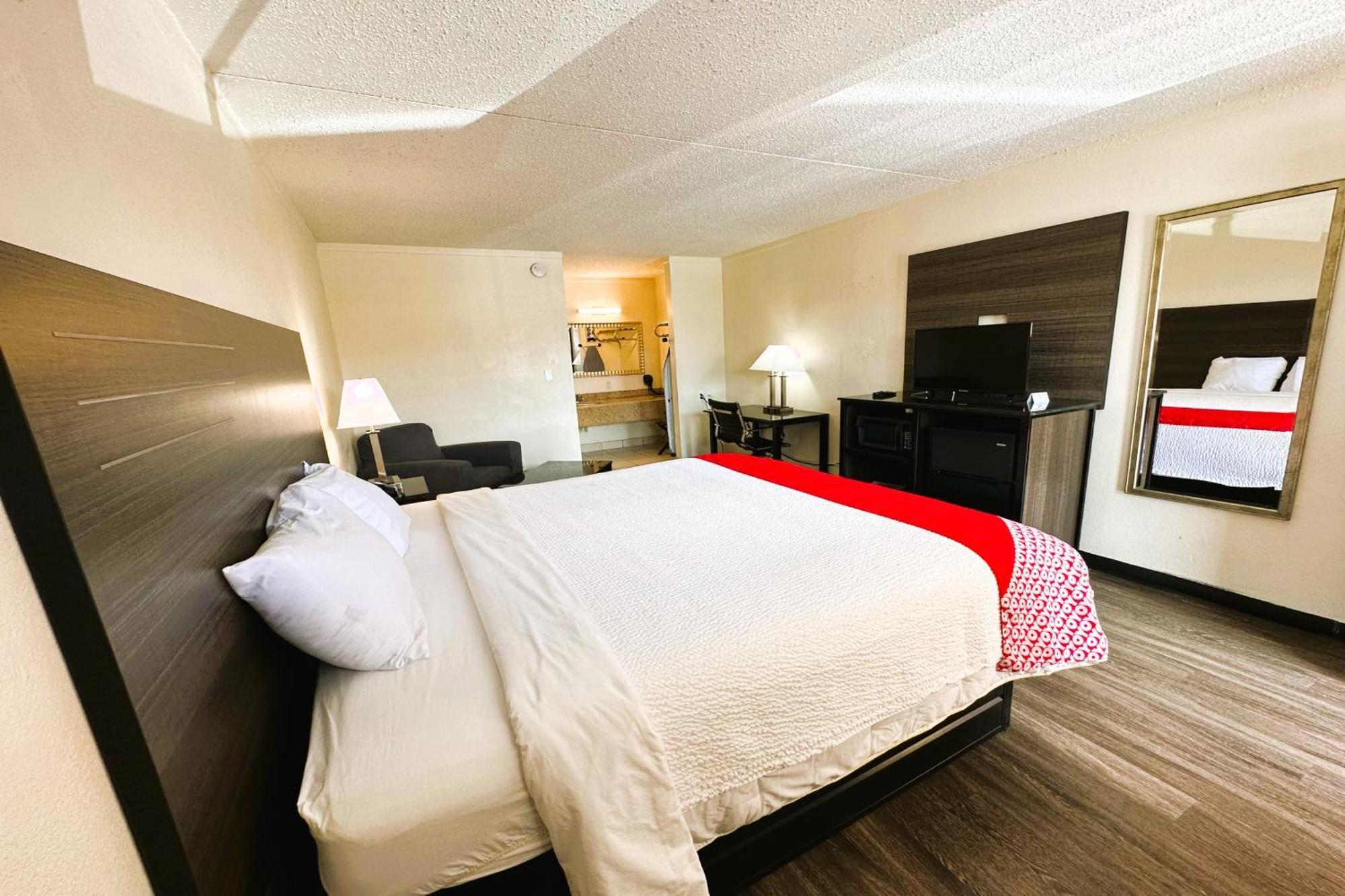 Oyo Hotel San Antonio Lackland Afb Seaworld Hwy 90 W Bagian luar foto
