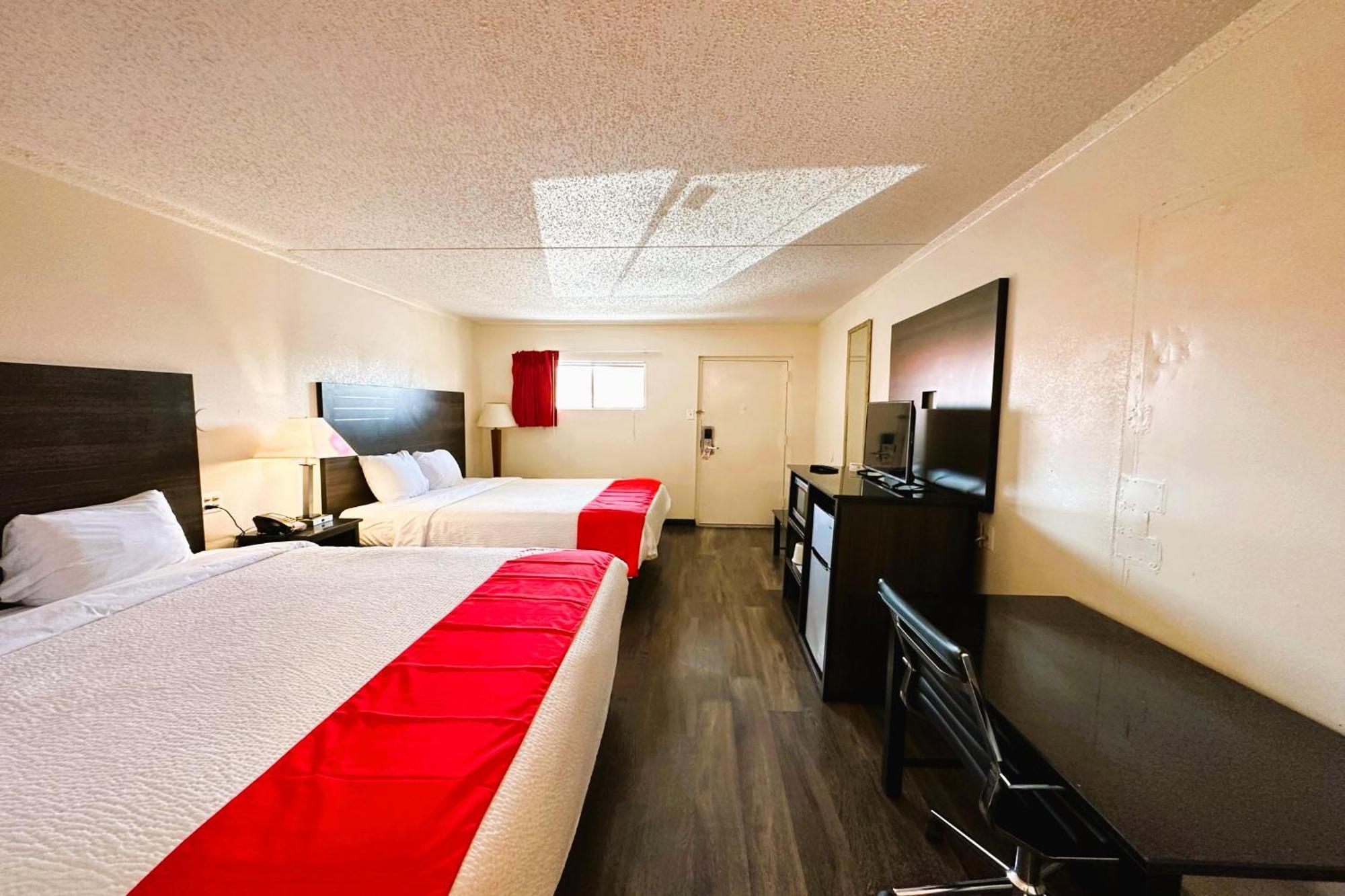 Oyo Hotel San Antonio Lackland Afb Seaworld Hwy 90 W Bagian luar foto