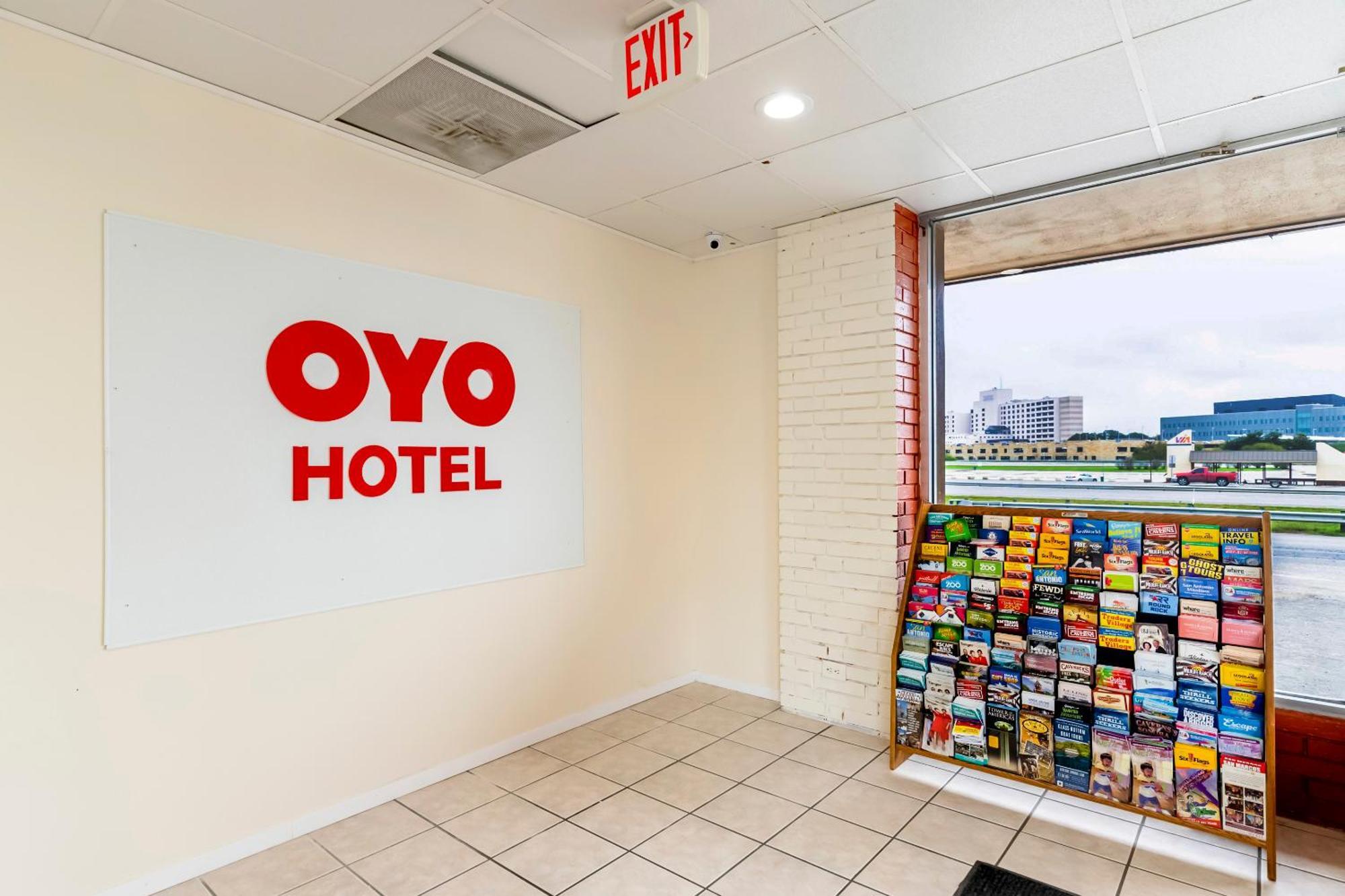 Oyo Hotel San Antonio Lackland Afb Seaworld Hwy 90 W Bagian luar foto
